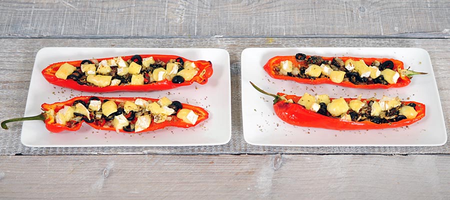 Gevulde puntpaprika met ansjovis en camembert