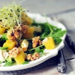 Avocado salade met ananas kip en walnoten