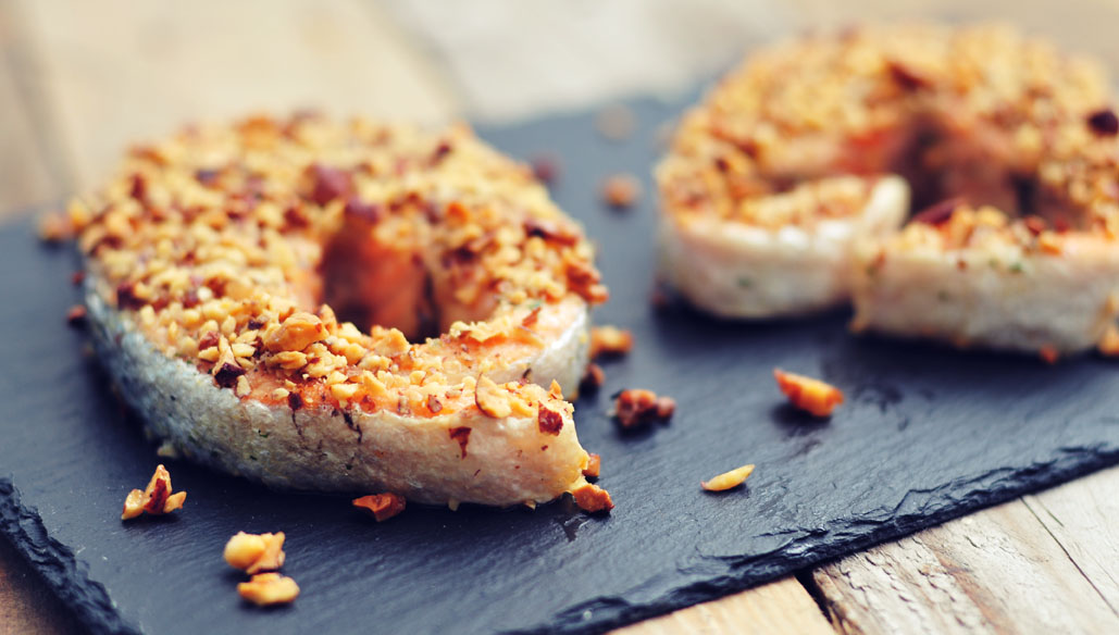Zalm met notenkorstje