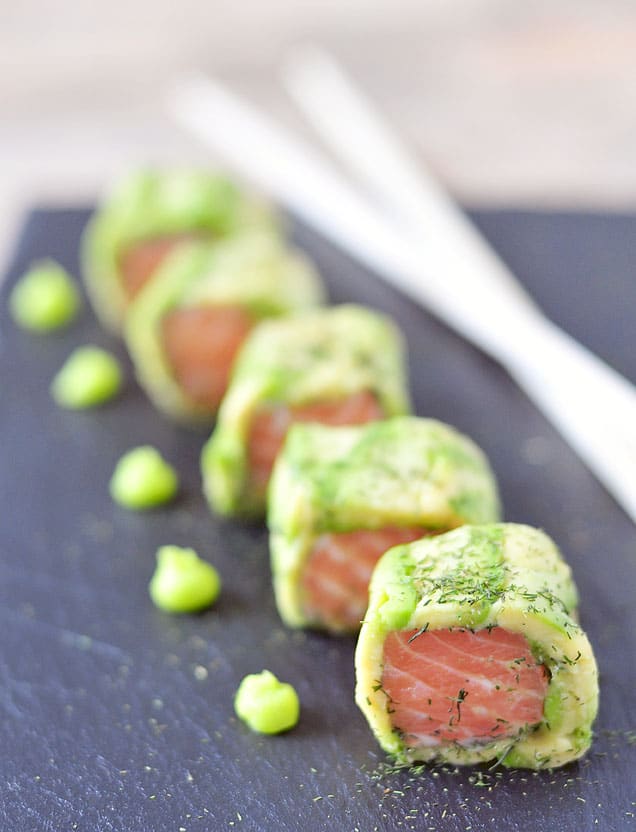Zelf sushi maken; recepten ook zonder vis met kip en groenten Oh heerlijk Sushi! Daar ben ik ook dol op. Lekkere kleine hapjes en zo heerlijk pittig! Vis, vlees of alleen met groenten, alles is mogelijk met deze heerlijke hapjes. Laatst waren we met de familie naar een Chinees restaurant ter ere van mijn moeders verjaardag.