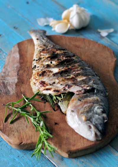 Dorade van de barbecue