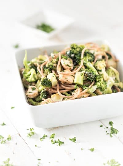 Romige broccoli met kip en volkorenpasta