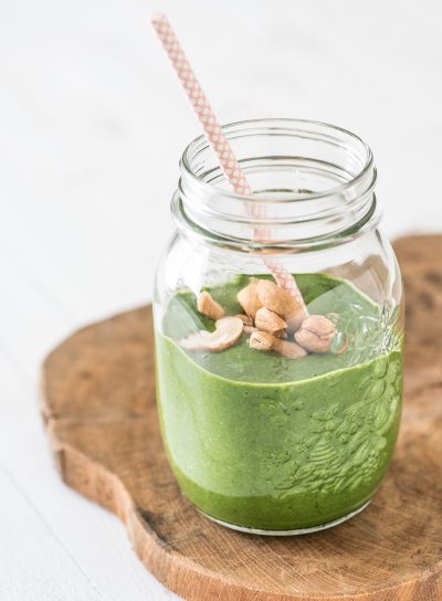 Groene smoothie met noten