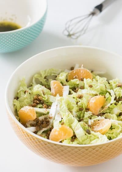 Salade van Chinese kool met mandarijn en linzen