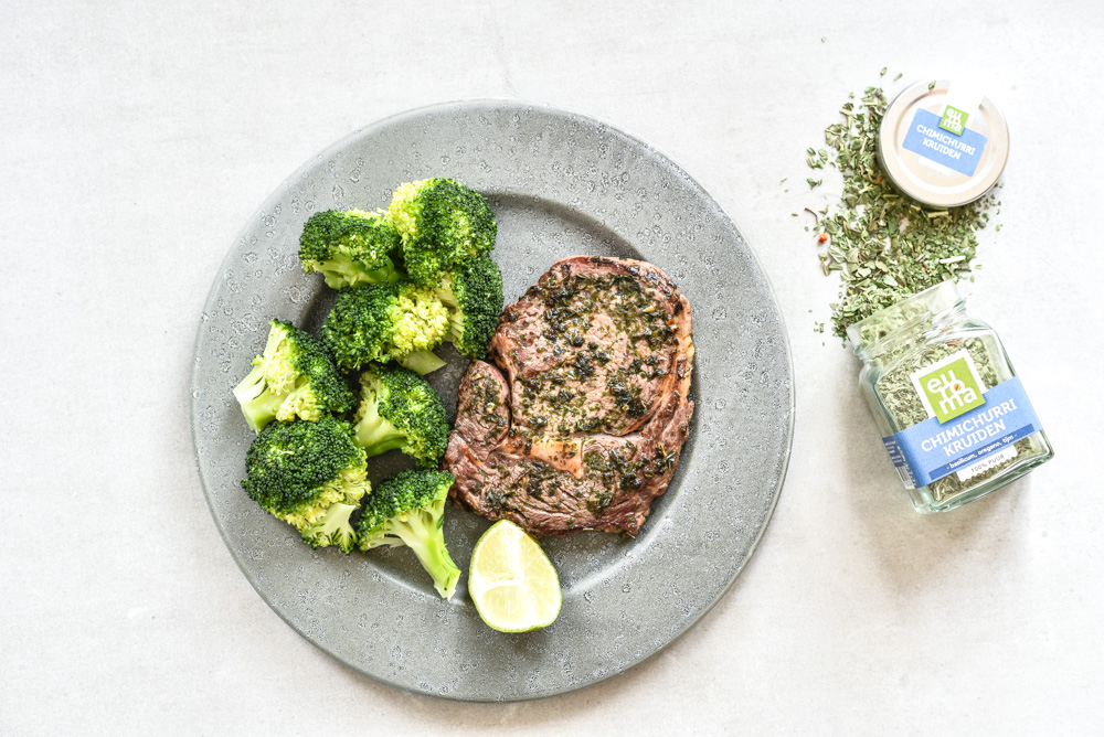 ribeye met chimichurri marinade