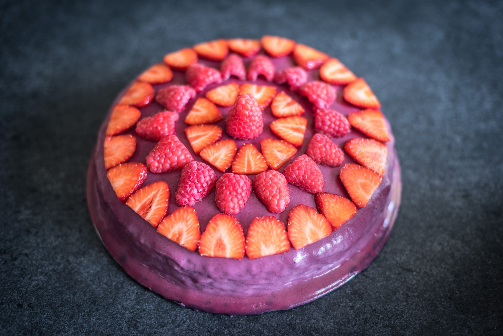 Taart belegd met vers fruit