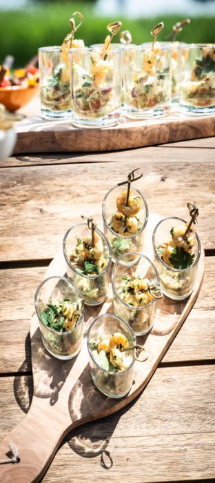 garnalen in knoflook met guacamole tapas
