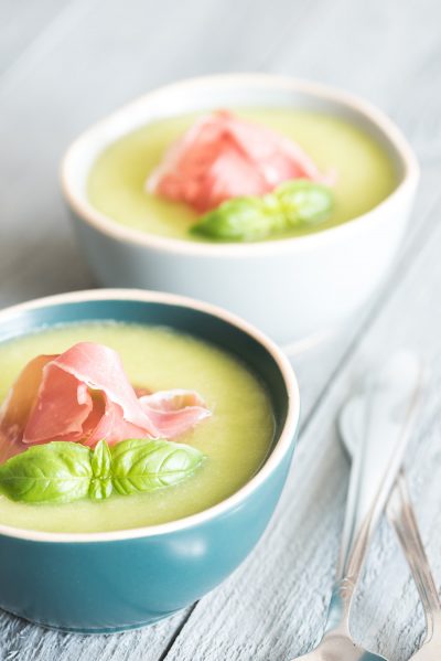 Koude meloensoep met Parmaham en basilicum