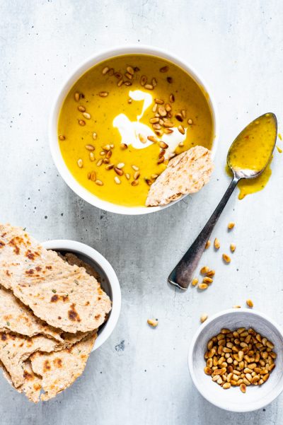 Zoete aardappel soep met kokosmelk