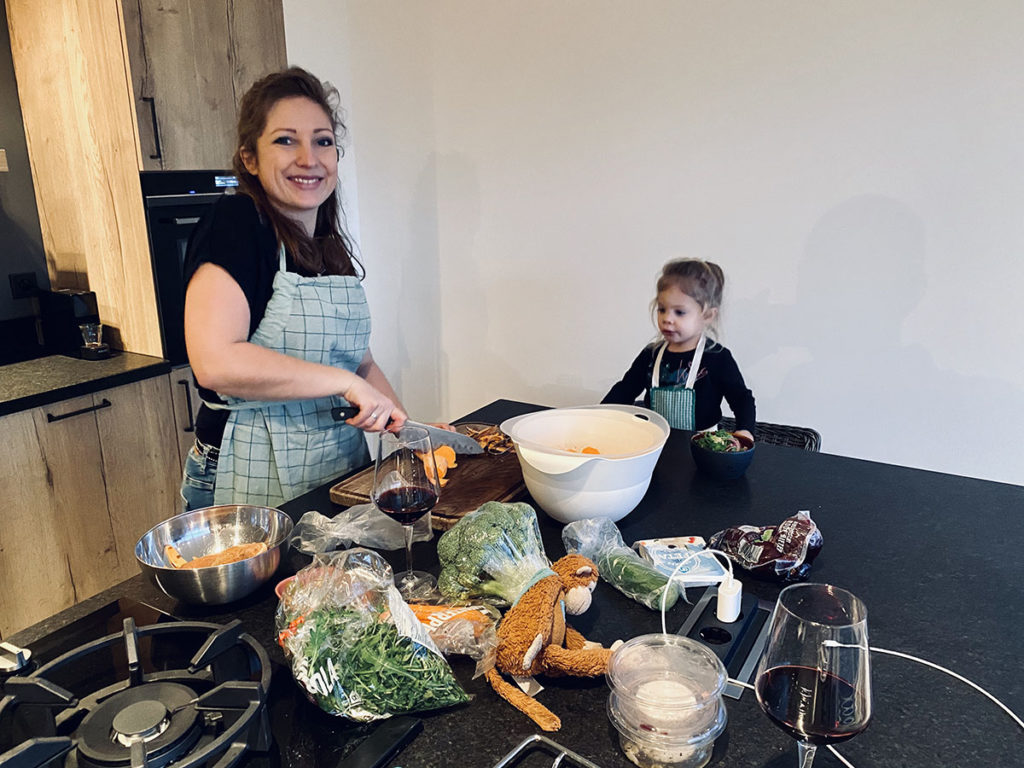 koken in de nieuwe keuken